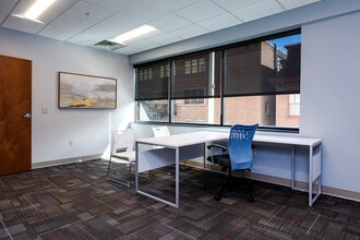 300 N 2nd St, Harrisburg, PA à louer Photo intérieure– Image 1 sur 8