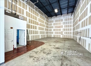 7602-7664 SW Jack James Dr, Stuart, FL à louer Photo de l’immeuble– Image 1 sur 7