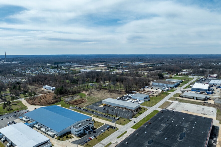 129 Marc Dr, Cuyahoga Falls, OH à vendre - Aérien – Image 3 sur 5