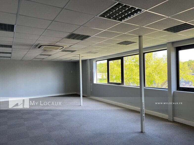 Local d’activités dans Stains à louer - Photo intérieure – Image 3 sur 7