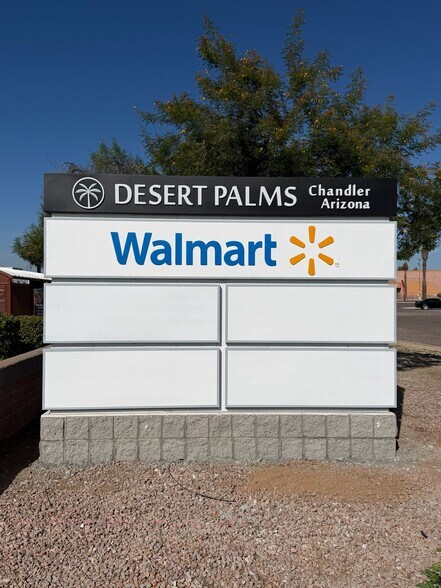 2055 N Alma School Rd, Chandler, AZ à louer - Photo de l’immeuble – Image 3 sur 17