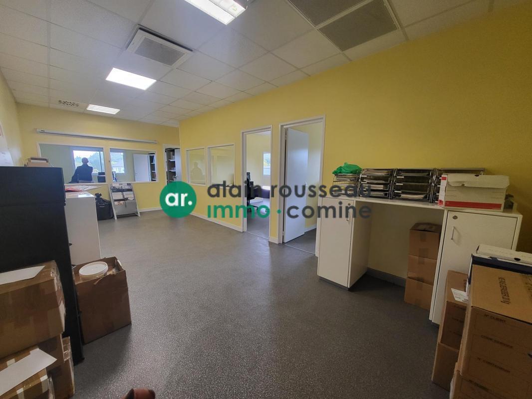 Bureau dans SAINT-BARTHELEMY-D'ANJOU à louer Photo intérieure– Image 1 sur 5