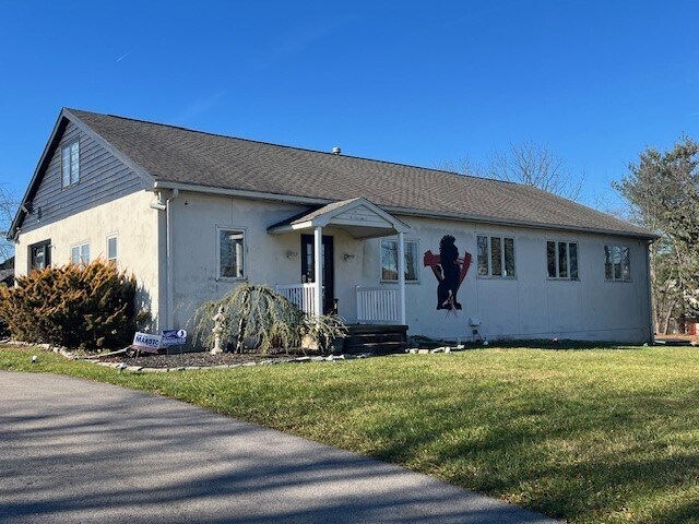8 N Village Ave, Exton, PA à vendre - Photo de l’immeuble – Image 1 sur 6