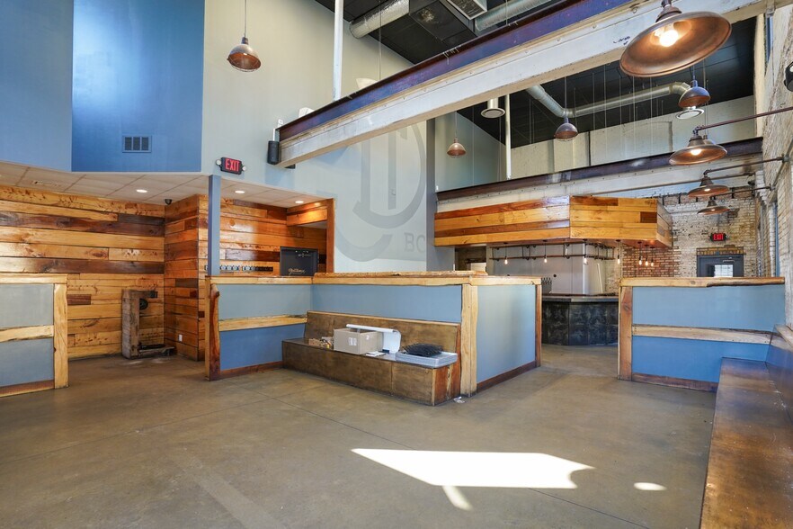 1825 W Main St, Fort Wayne, IN à vendre - Photo de l’immeuble – Image 2 sur 10