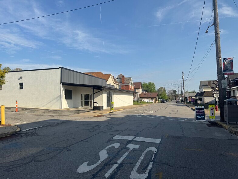 201 Grand Ave, Mars, PA à vendre - Photo de l’immeuble – Image 2 sur 4