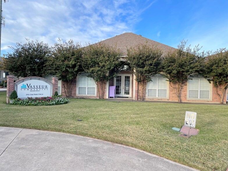 2931 Oak Park Cir, Fort Worth, TX à louer - Photo de l’immeuble – Image 1 sur 10