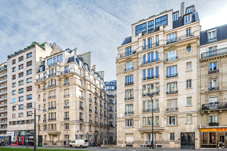45 Boulevard Gouvion-Saint-Cyr, Paris à louer - Photo de l’immeuble – Image 2 sur 2