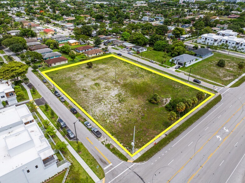 3058 NW 4th Ct, Pompano Beach, FL à vendre - Photo de l’immeuble – Image 2 sur 13
