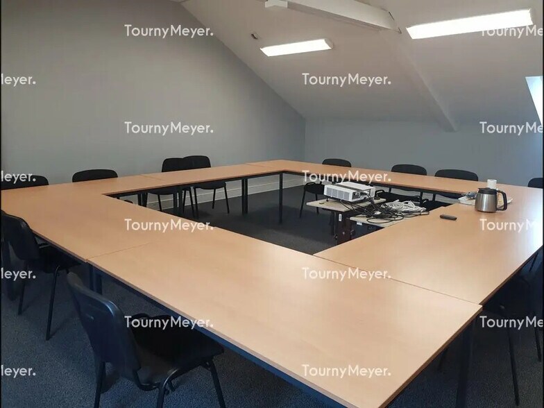 Bureau dans Saint-Grégoire à louer - Photo de l’immeuble – Image 3 sur 5