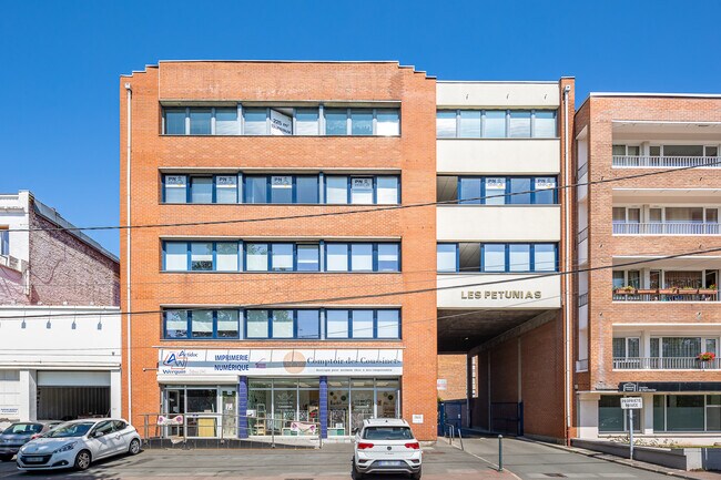 Plus de détails pour 969 Avenue De La République, Marcq-en-Baroeul - Bureau à louer