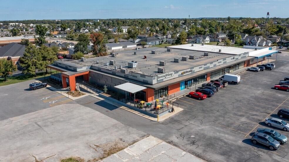 719 W Walnut St, Rogers, AR à louer - Photo de l’immeuble – Image 2 sur 4