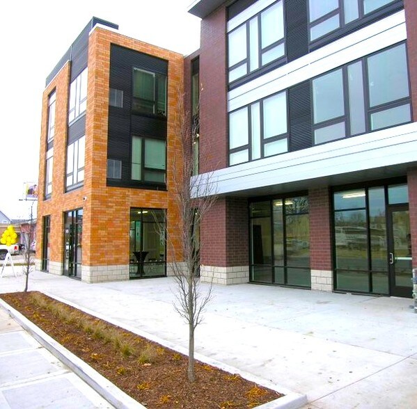 1420 N Harrison St, Davenport, IA à louer - Photo de l’immeuble – Image 2 sur 11