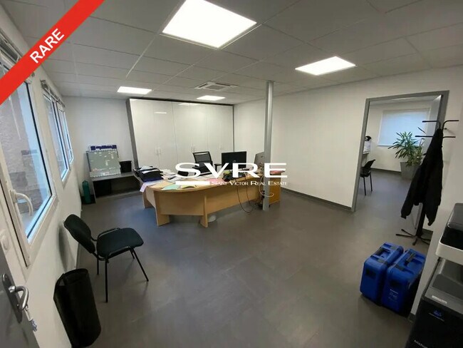 Plus de détails pour 2 Voie D'Espagne, Vitrolles - Local d'activités à louer