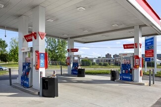 Plus de détails pour 33 Oak St E, Leamington, ON - Local commercial à vendre