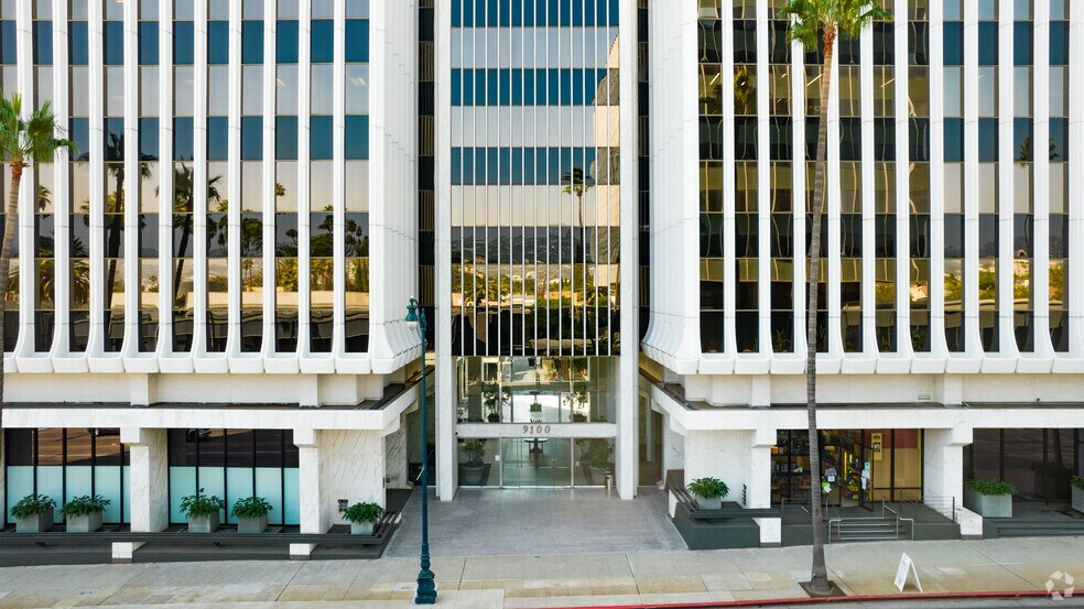 9100 Wilshire Blvd, Beverly Hills, CA à louer - Photo de l’immeuble – Image 3 sur 31