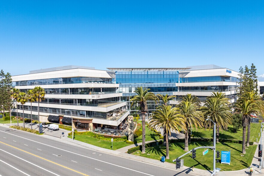 2321 Rosecrans Ave, El Segundo, CA à louer - Photo de l’immeuble – Image 3 sur 9