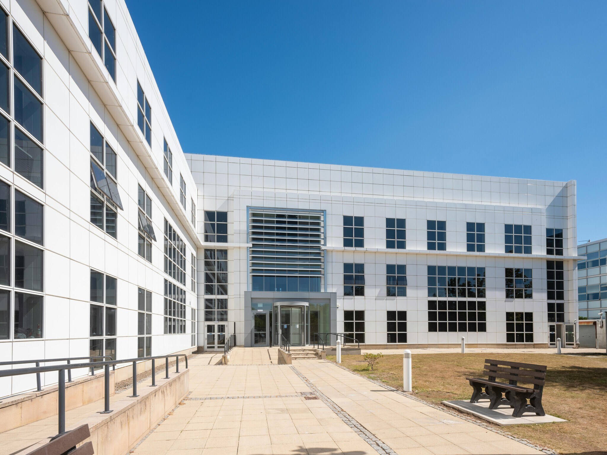 1 Lochside Av, Edinburgh à louer Photo de l’immeuble– Image 1 sur 18