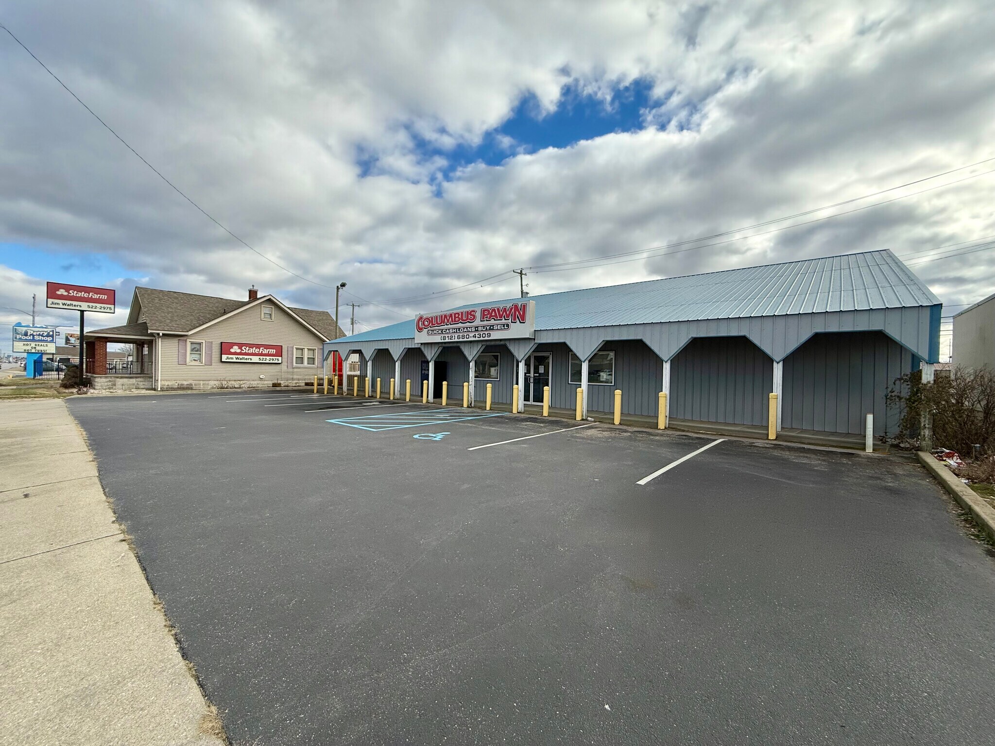 612 E Tipton St, Seymour, IN à vendre Photo de l’immeuble– Image 1 sur 13