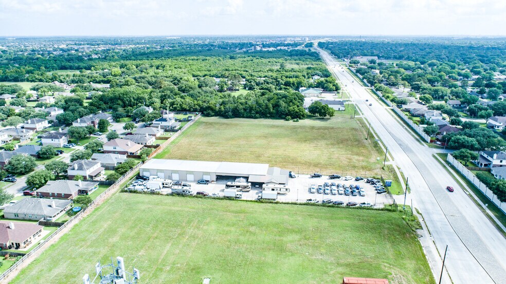 303 Crabb River Rd, Richmond, TX à vendre - Photo de l’immeuble – Image 3 sur 4