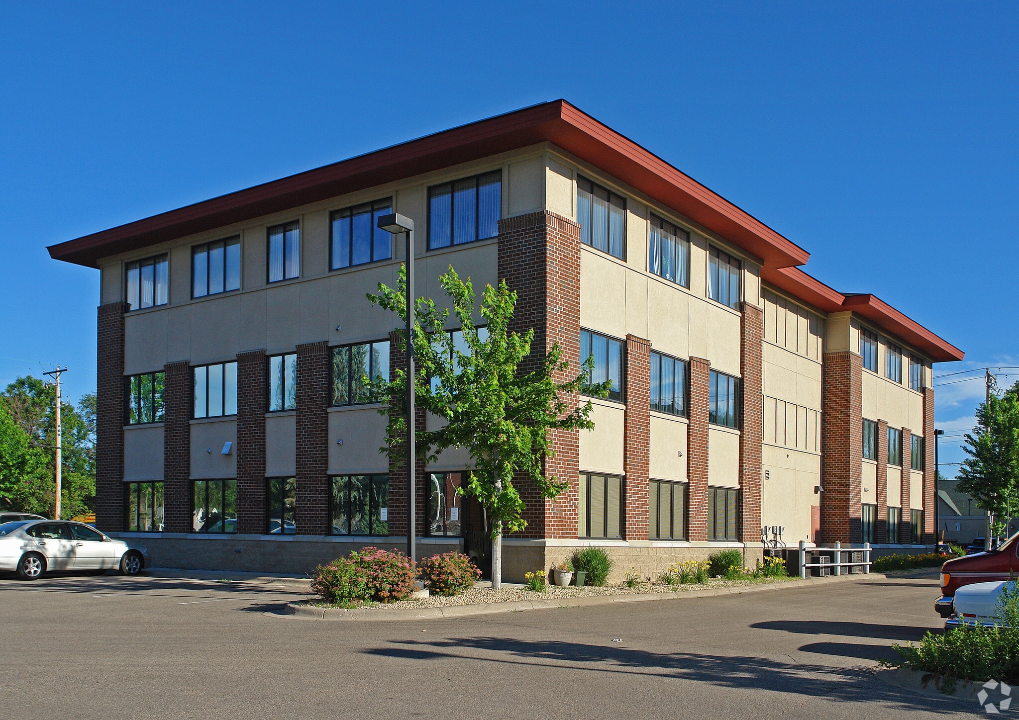 1912 N Lexington Ave, Roseville, MN à louer Photo principale– Image 1 sur 23