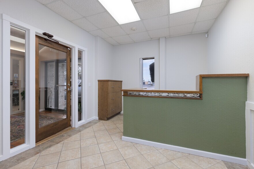 12150 Valliant St, San Antonio, TX à louer - Photo de l’immeuble – Image 3 sur 11