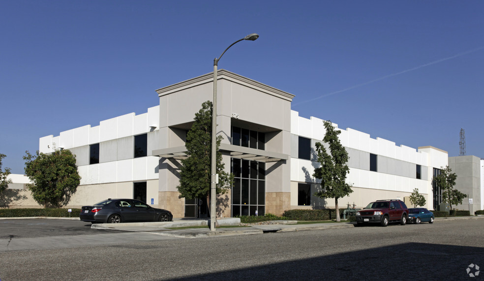 375 N Sequoia Ave, Ontario, CA à louer - Photo principale – Image 1 sur 3
