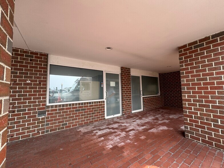 75 Long Wharf Mall, Newport, RI à louer - Photo de l’immeuble – Image 2 sur 4