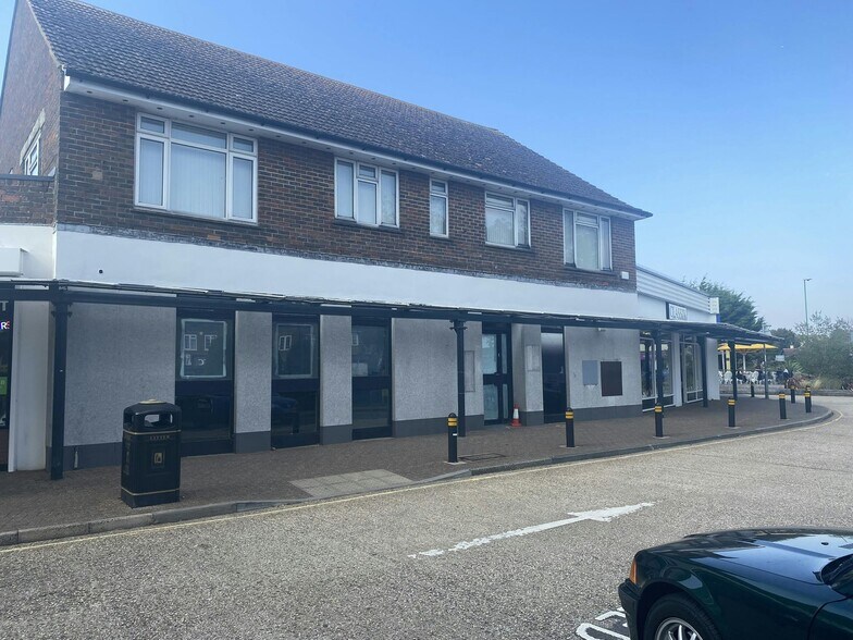 154-160 The St, Rustington à louer - Photo de l’immeuble – Image 3 sur 4