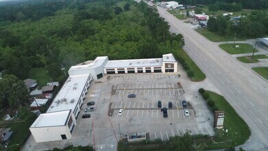 11747 FM 1960, Huffman, TX à louer Photo de l’immeuble– Image 2 sur 3