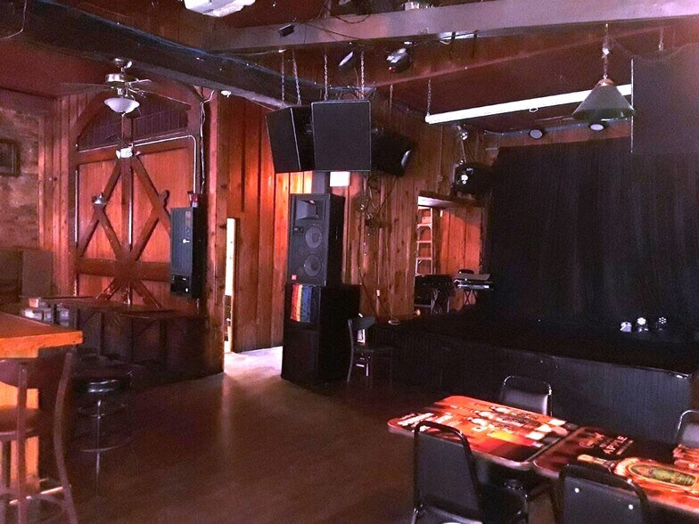 308 S Hamilton St, Saginaw, MI à vendre - Photo de l’immeuble – Image 3 sur 4