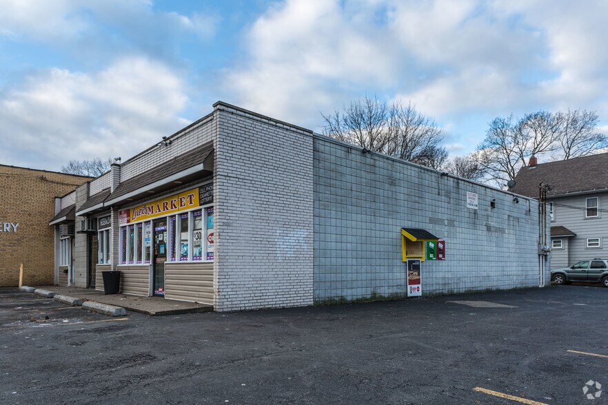 936-940 N Howard St, Akron, OH à vendre - Photo de l’immeuble – Image 2 sur 16