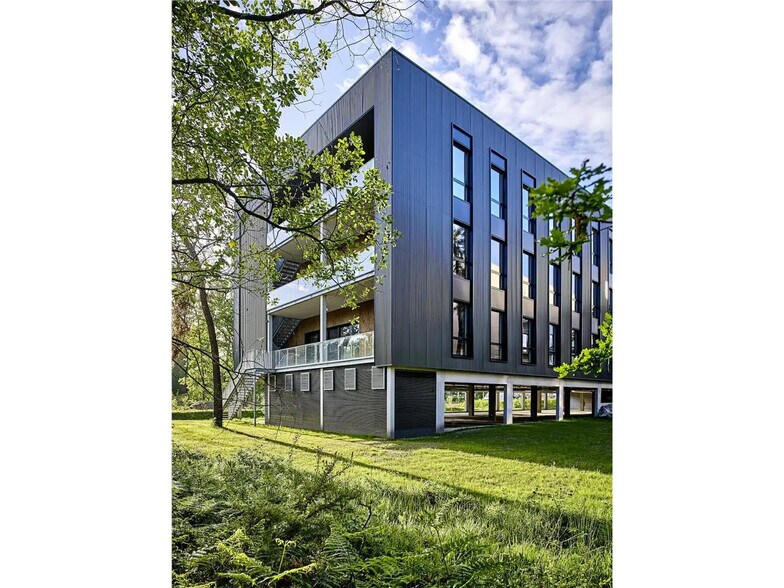 5-7 Rue Amy Johnson, Mérignac à louer - Photo de l’immeuble – Image 2 sur 37