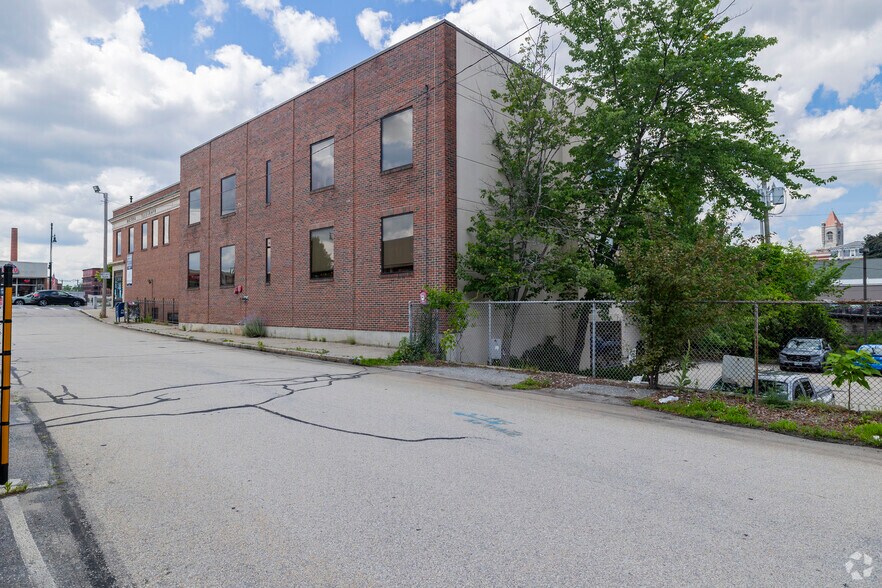 60 Main St, Nashua, NH à louer - Photo de l’immeuble – Image 2 sur 4