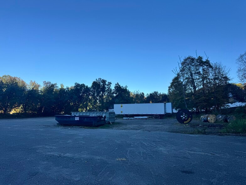 300 Roosevelt Dr, Seymour, CT à louer - Photo de l’immeuble – Image 2 sur 3