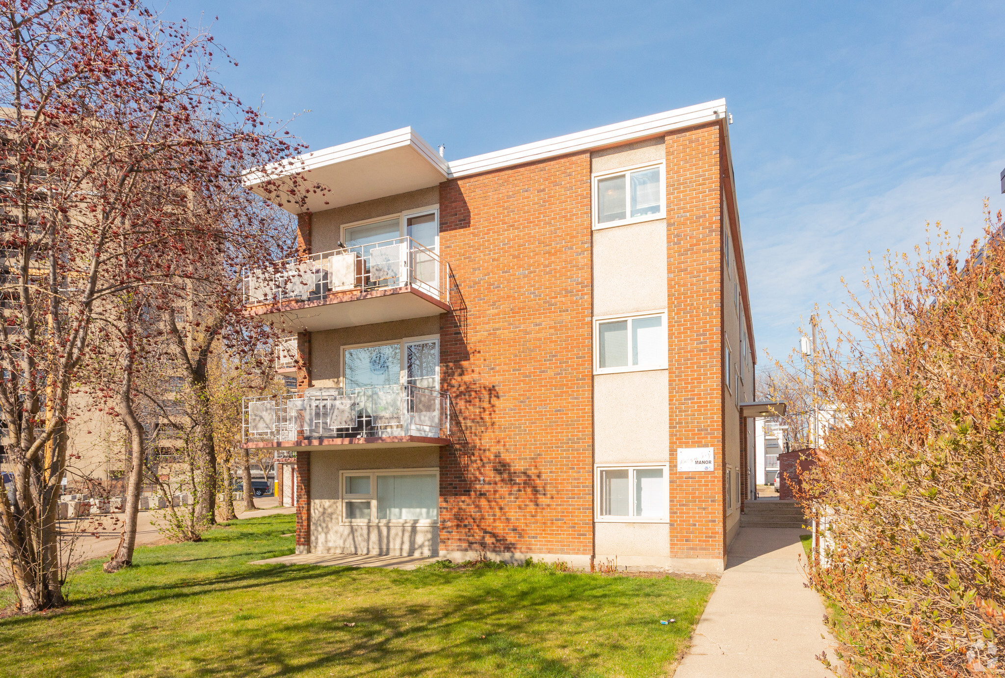 10924 82nd St NW, Edmonton, AB à vendre Photo principale– Image 1 sur 2