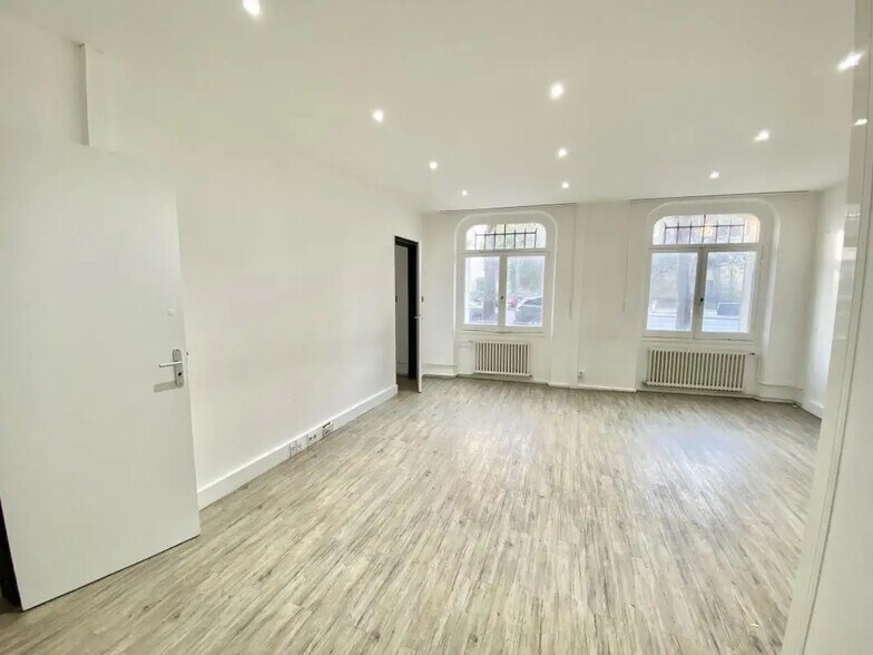 Bureau dans Paris à vendre - Photo de l’immeuble – Image 2 sur 9