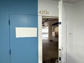 210 E Olympic Blvd, Los Angeles, CA à louer Photo intérieure– Image 1 sur 10