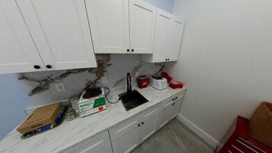 9375-9447 SW 56th St, Miami, FL à louer Photo intérieure– Image 1 sur 5