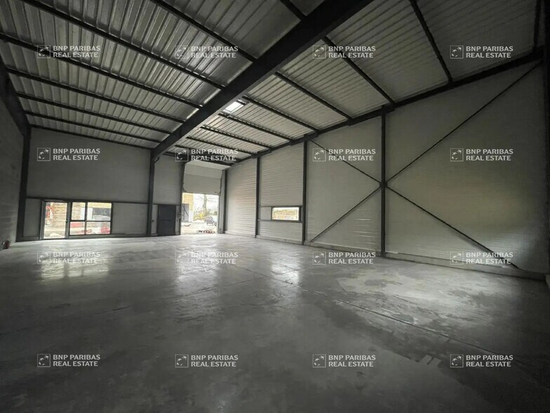 Local d'activités dans Vitré à vendre - Photo de l’immeuble – Image 3 sur 9