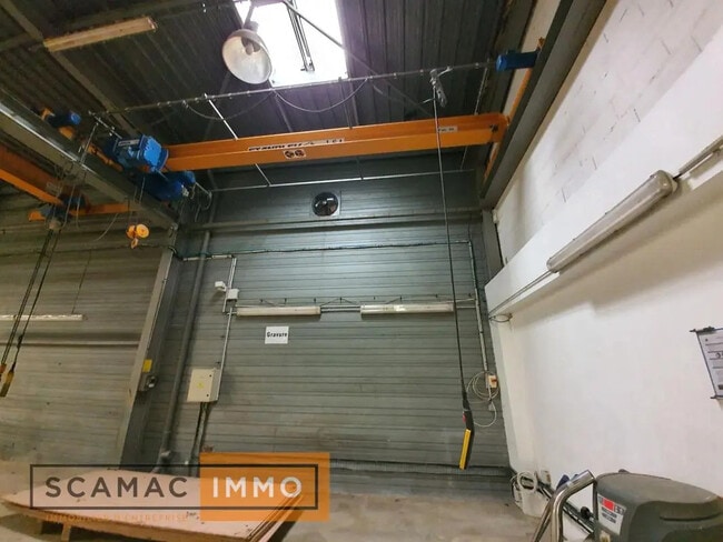 Plus de détails pour Local d’activités à vendre