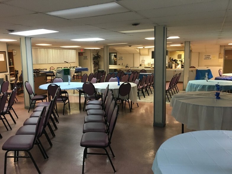 9841 Dundee St, Detroit, MI à vendre - Photo de l’immeuble – Image 2 sur 12