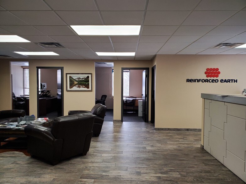 9025 E Kenyon Ave, Denver, CO à louer - Photo intérieure – Image 3 sur 53