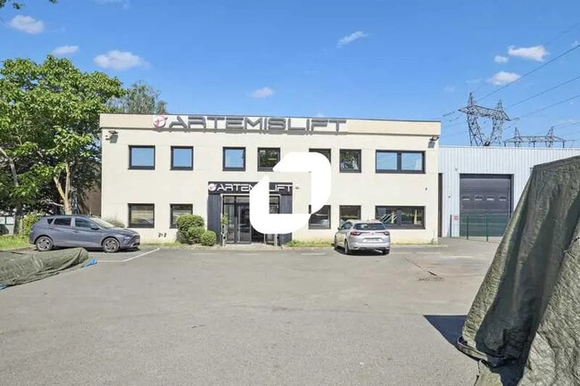 Plus de détails pour Local d’activités à vendre