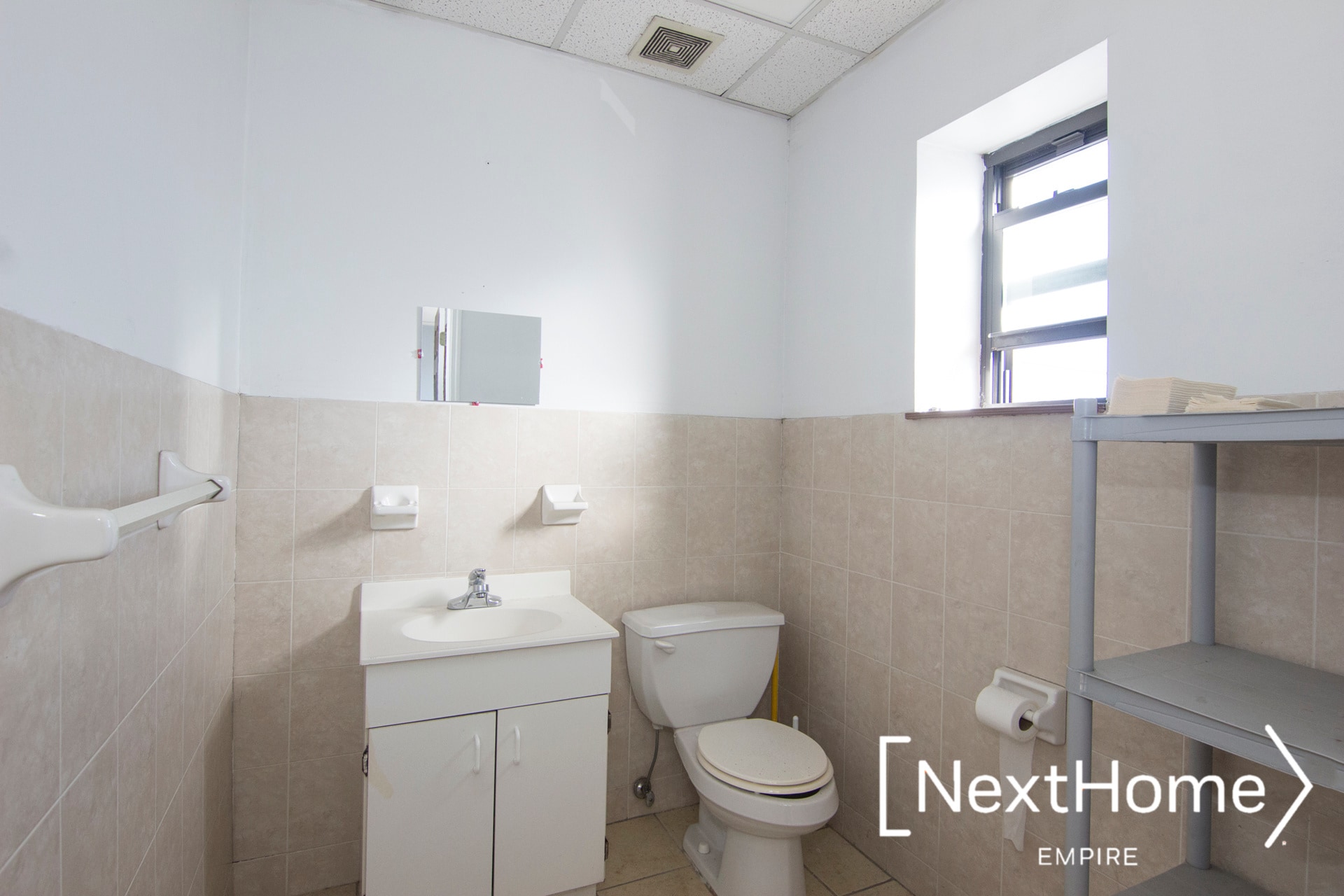 1850 42nd St, Astoria, NY à louer Photo intérieure– Image 1 sur 6