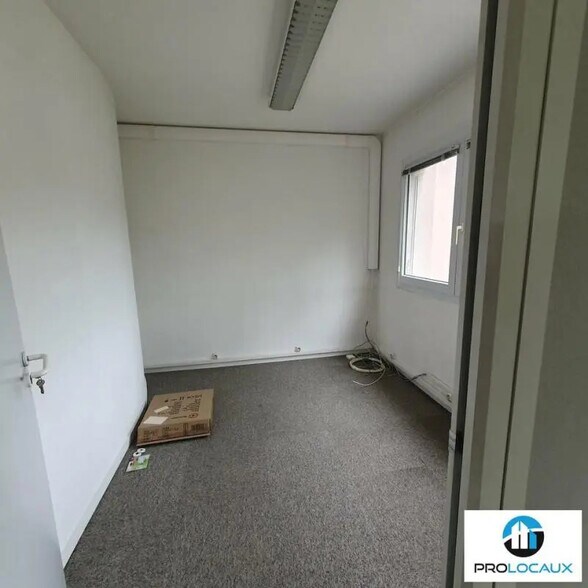 Bureau dans SAINT-MARTIN-D'HERES à louer - Photo de l’immeuble – Image 3 sur 12