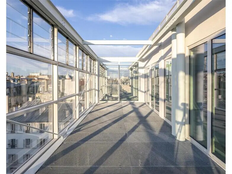 206 Rue La Fayette, Paris à louer - Photo de l’immeuble – Image 3 sur 21