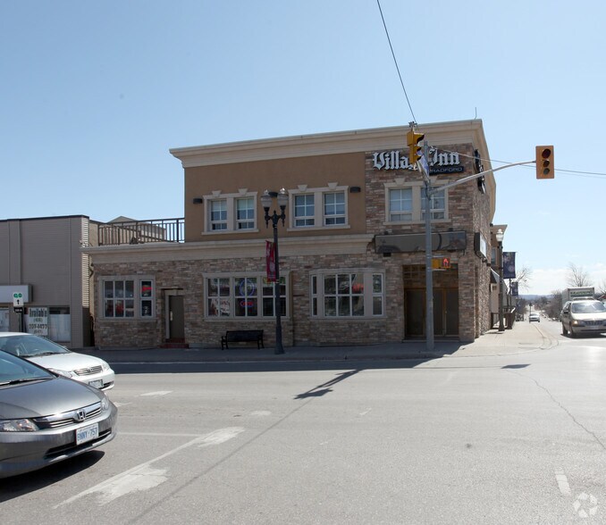 2 Holland St E, Bradford West Gwillimbury, ON à louer - Photo de l’immeuble – Image 2 sur 2
