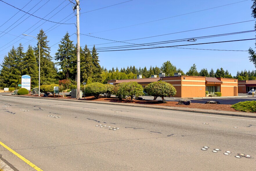5707 Lacey Blvd, Lacey, WA à louer - Photo de l’immeuble – Image 2 sur 12