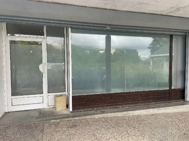 Local commercial dans Reims à louer - Photo de l’immeuble – Image 1 sur 4