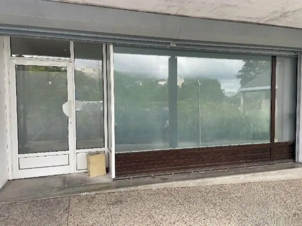 Local commercial dans Reims à louer Photo de l’immeuble– Image 1 sur 5